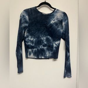 Soft/stretchy tie dye long sleeve shirt